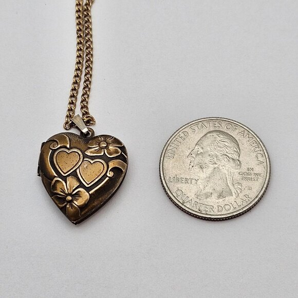 VTG Gold/BrassTone Floral Heart Locket Necklace Chain Link Romantic Gift Jewelry - Picture 12 of 16